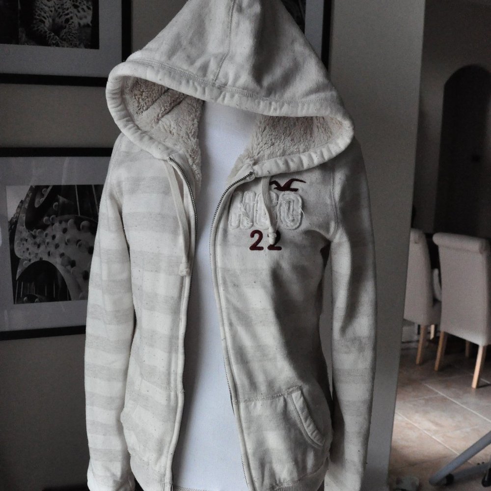 White & Cream Striped Hollister HCO Fluffy Hoodie